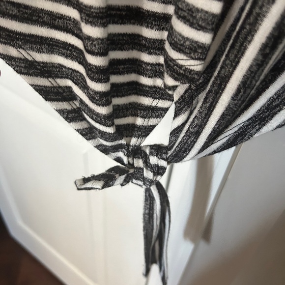 a.n.a crew neck long sleeve striped side tie tunic top size small - Picture 4 of 9